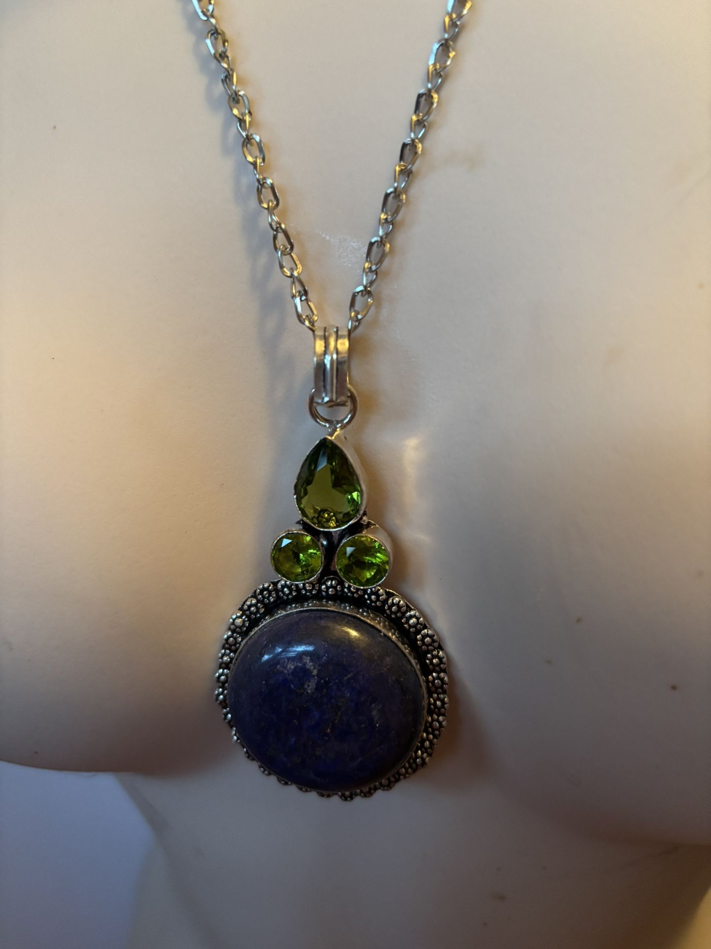 Gorgeous 925 Silver Stamped Pendant Lapis & Periot Necklace Jewelry 