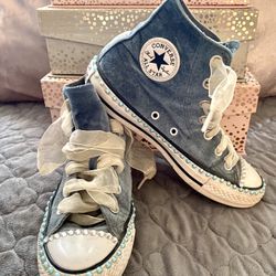 Velvet Converse