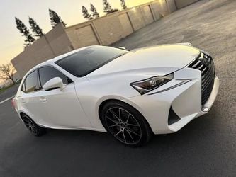 2019 Lexus IS
