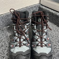 Salomon Men’s Hiking Boots 
