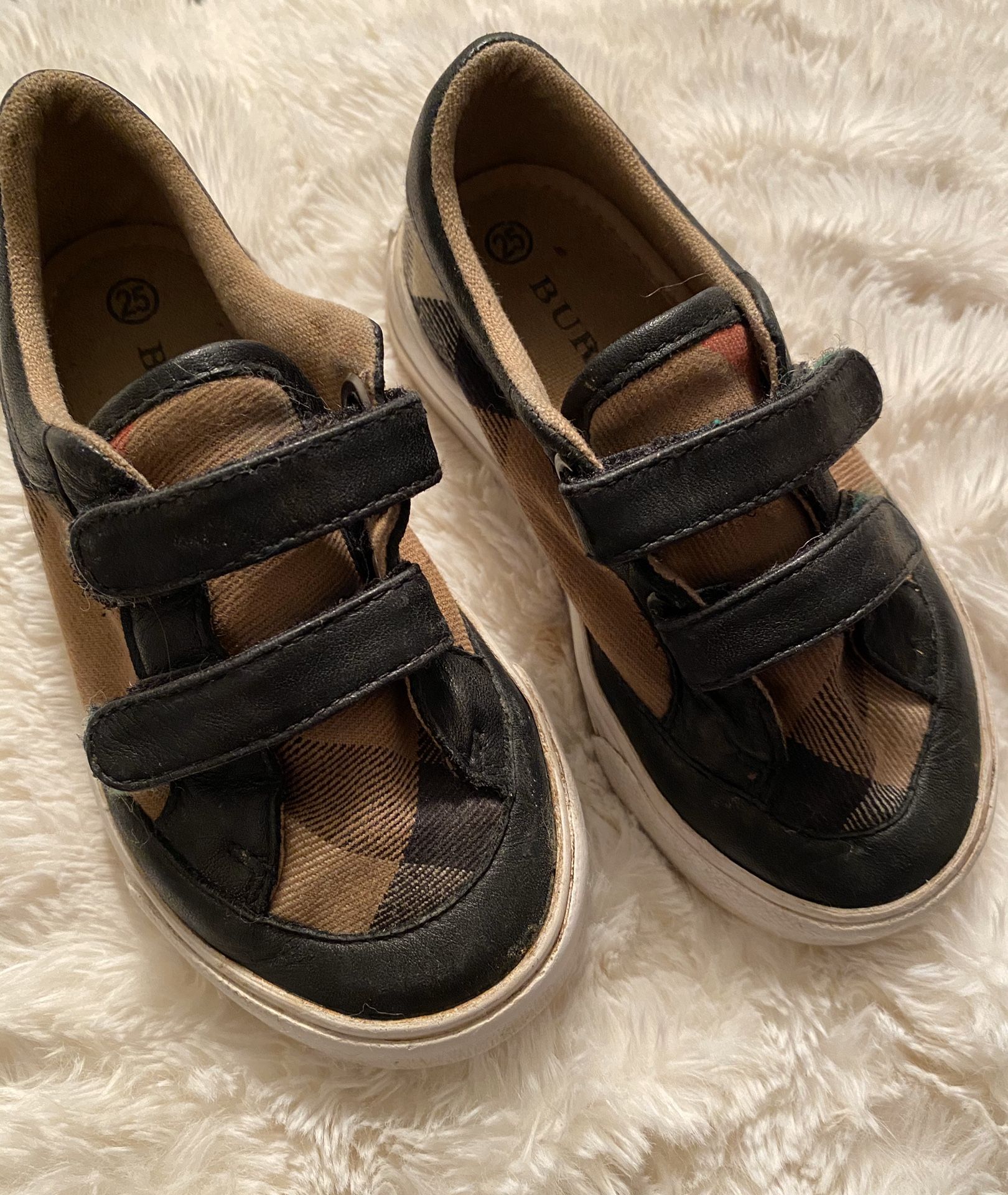 Unisex Burberry Shoes