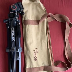 Slik Universal U212 Deluxe Tripod