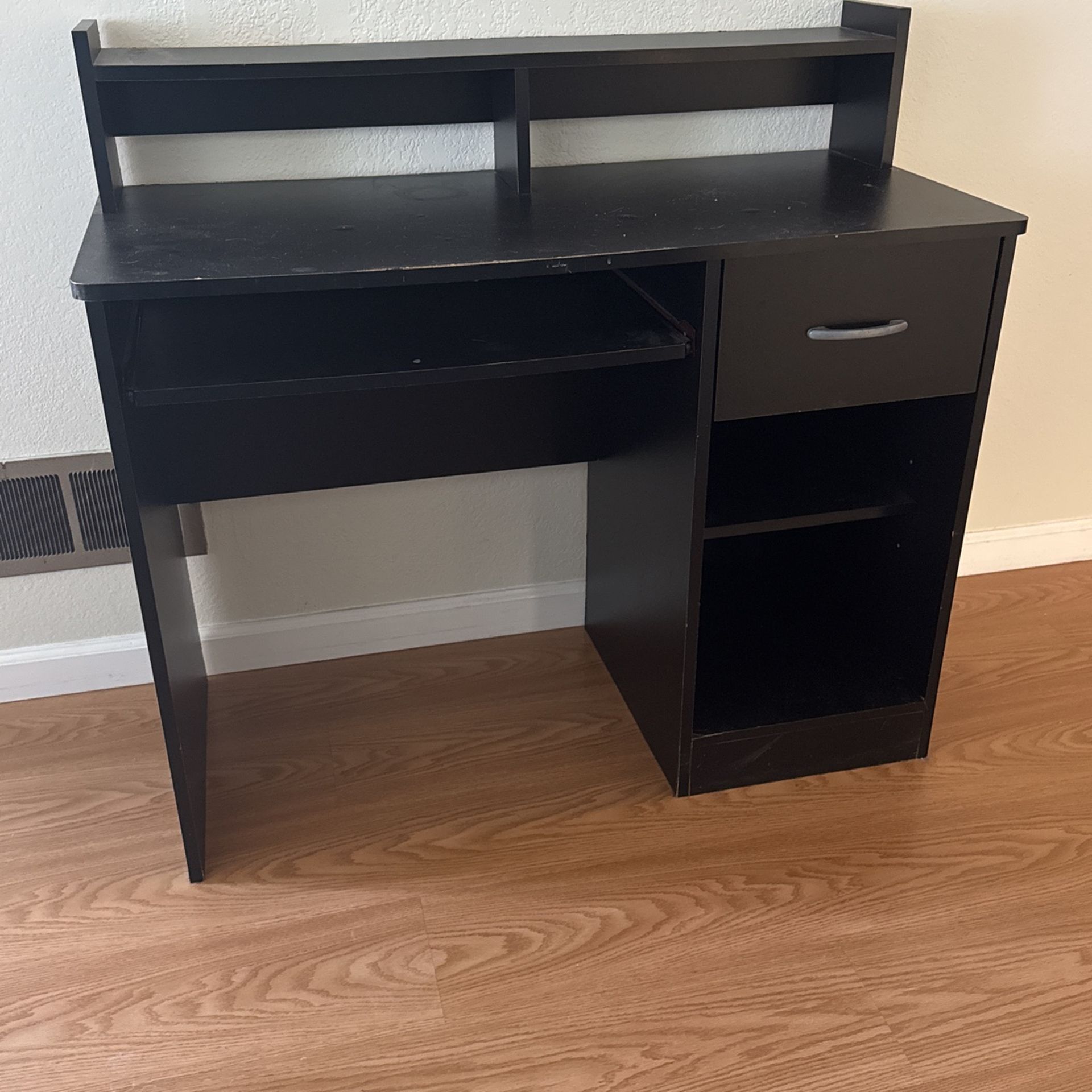 Free Computer Table