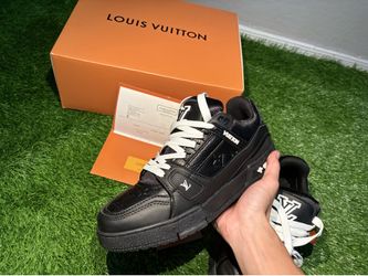 LV Trainers Size 9