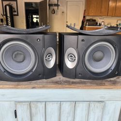 Pair Of Bose 301V Speakers (Both Sound Amazing!)