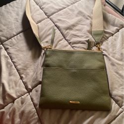 Gigi New York Kit Zip  Leather Messenger Bag $60 OBO