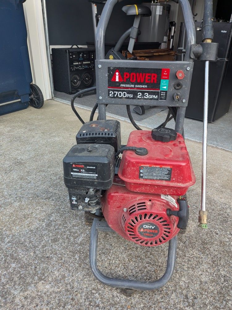 Pressure Washer 2700 PSI