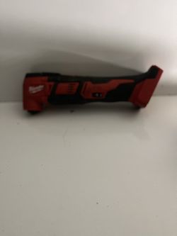 MILWAUKEE MULTI TOOL