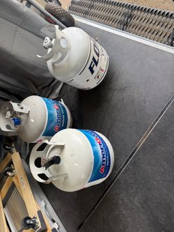Tanque de gas $25 vacio $50 lllenos