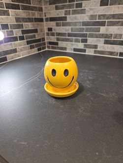 Vintage McCoy Yellow Happy Face Planter
