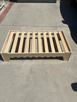 Toddler bed