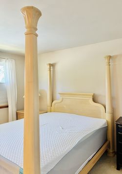 Bernhardt Luxury Furniture - Queen Bed