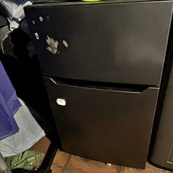 Mini fridge