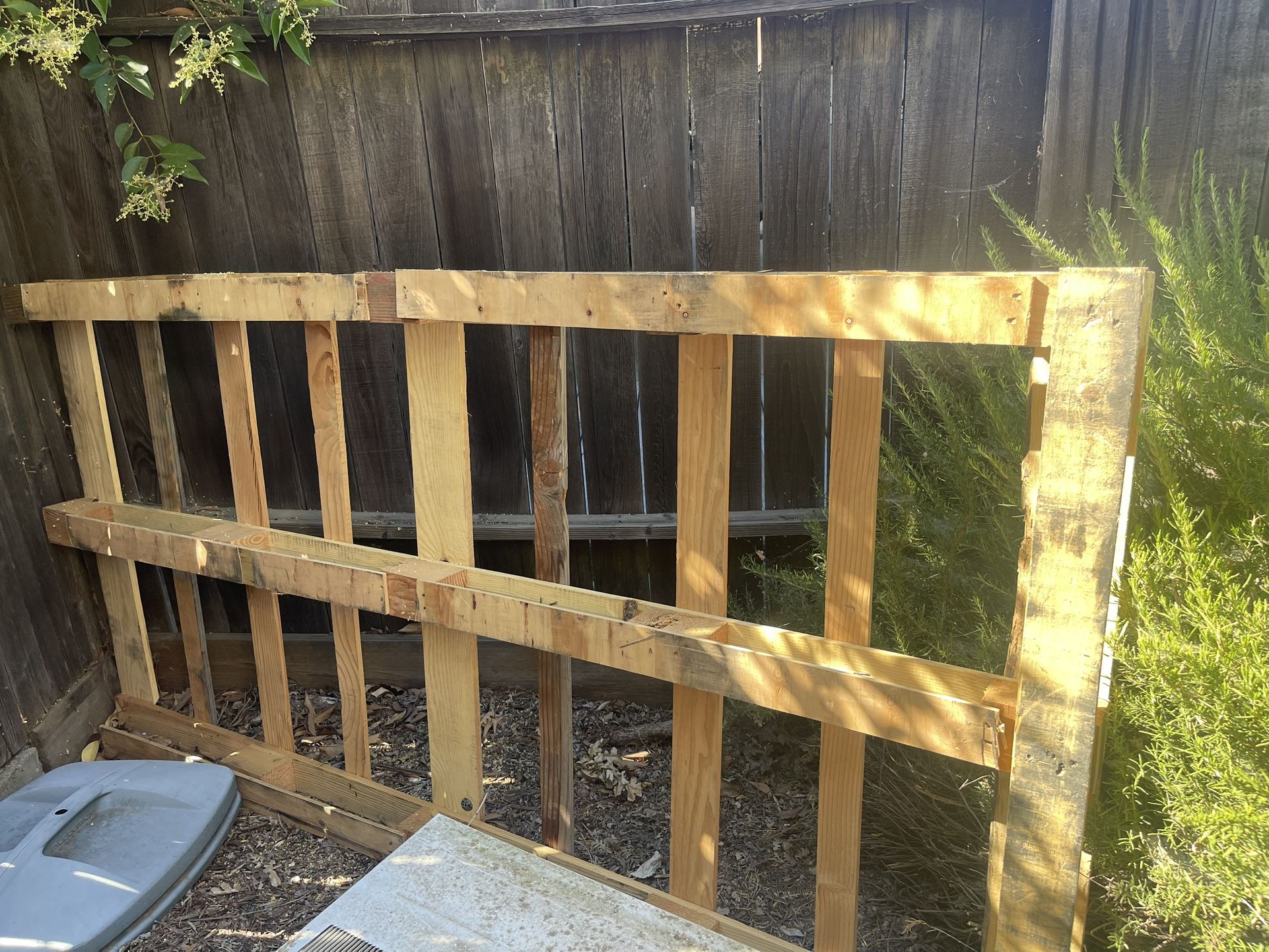 Free wooden Pallet
