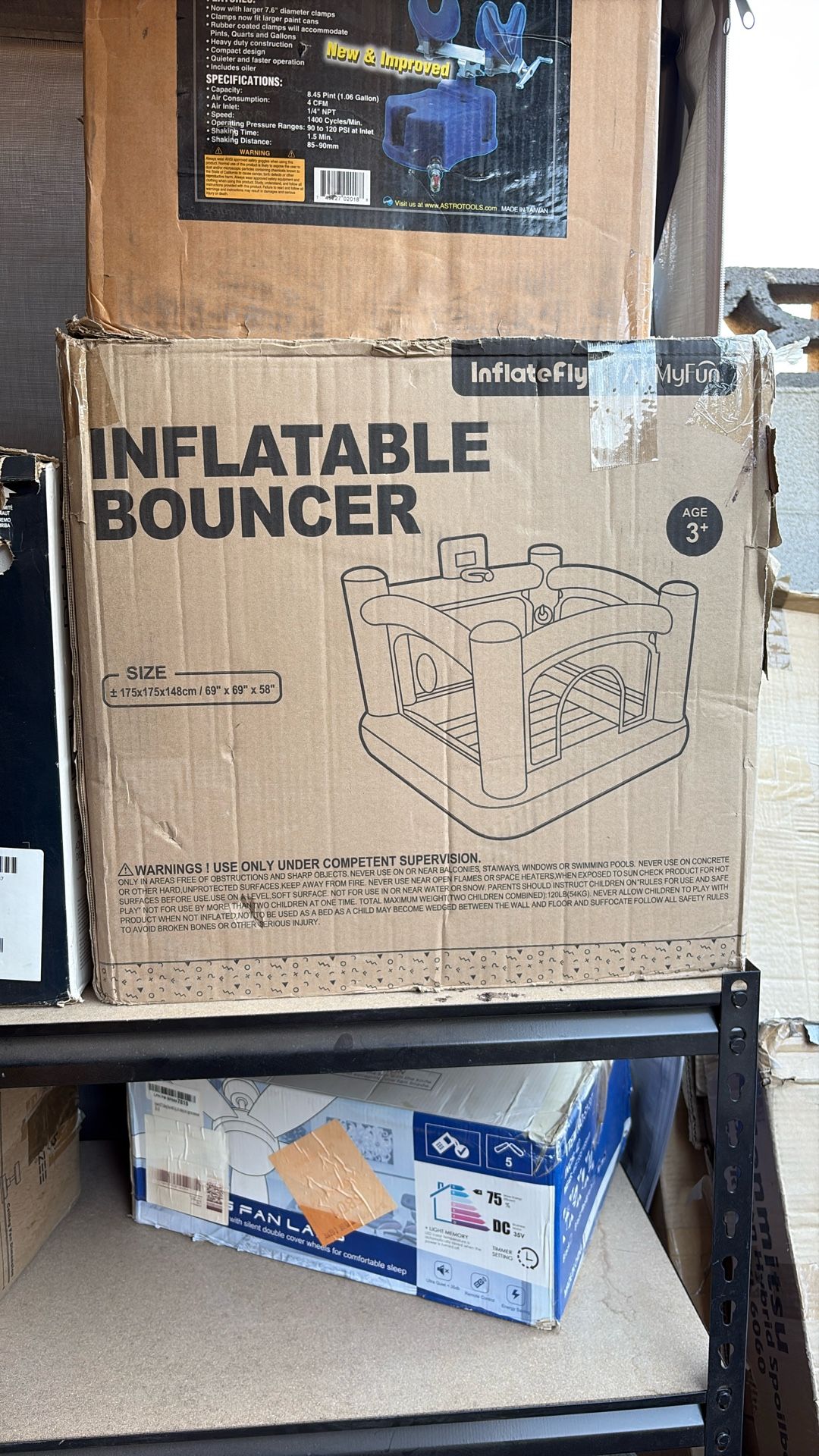 InflateFly InflateAble Bouncer