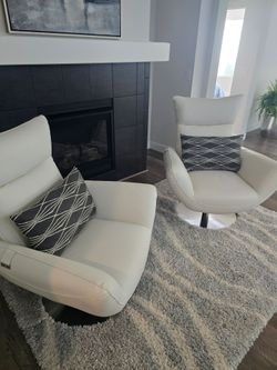 Duvanitalia Leather Swivel Chair