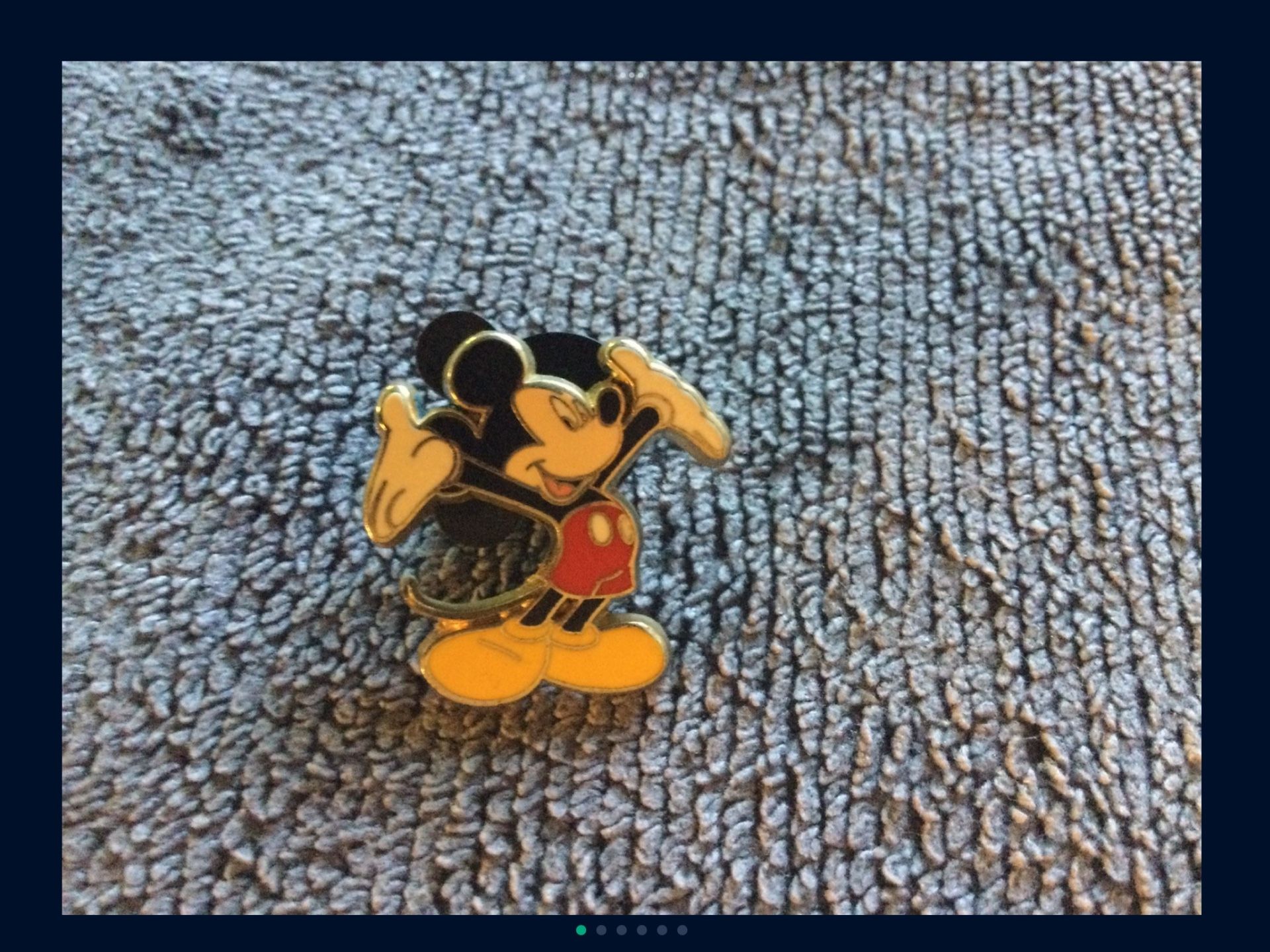 DisneyWorld Resort Paris exclusive trading pins