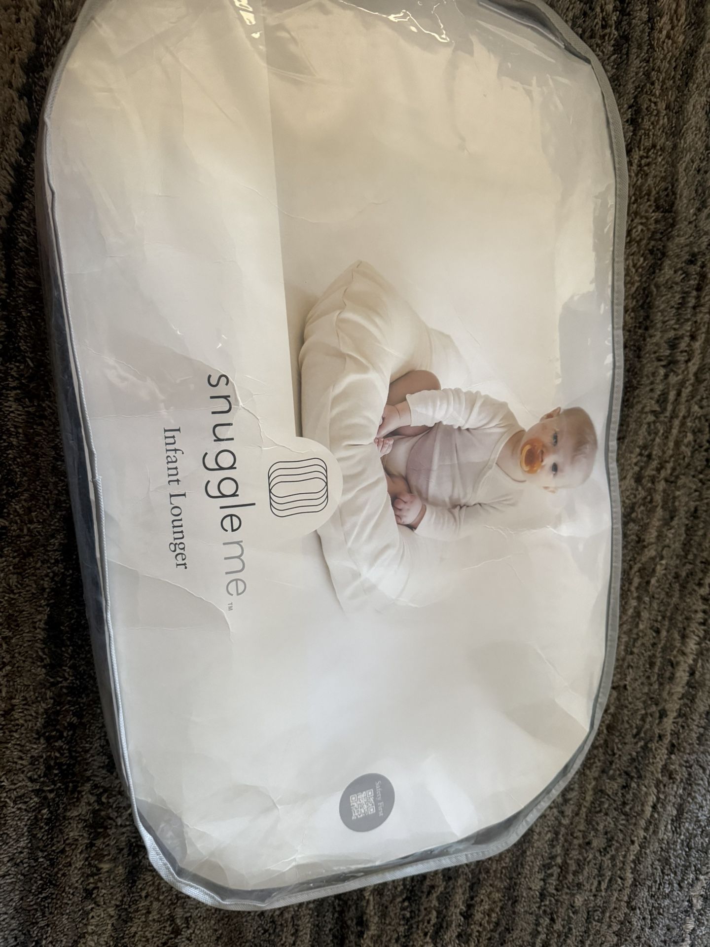 Snuggle Me Infant Lounger