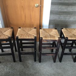 COUNTER HEIGHT STOOLS