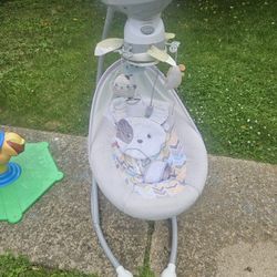 Infant Swing With Extra Base Part. Plugs In Or Uses Batteries