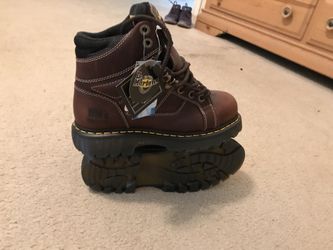Brand new men’s work boots DrMartens size 7