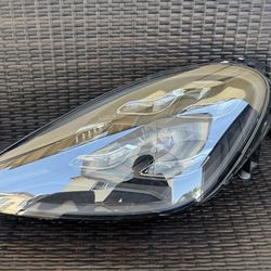 2019 2020 2021 2022 Porsche Cayenne GTS Left Driver Side Matrix LED Headlight OEM 9Y0941035K