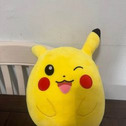 Squishmallows Pokémon Pikachu 14” – Peluche Oficial Kellytoy Usado en Buen Estado 