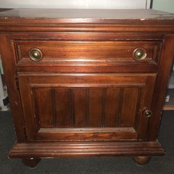 Solid End/Coffee Table