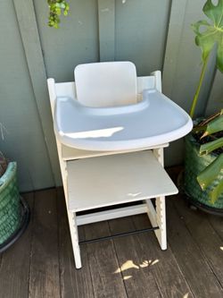 Stoke tripp trapp chair WHITE w/ baby insert