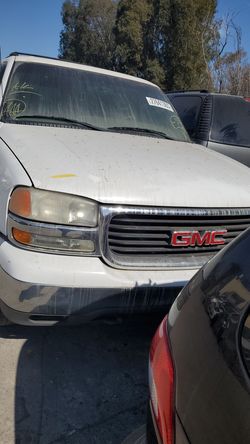 PARTING OUT! 2002 GMC Yukon