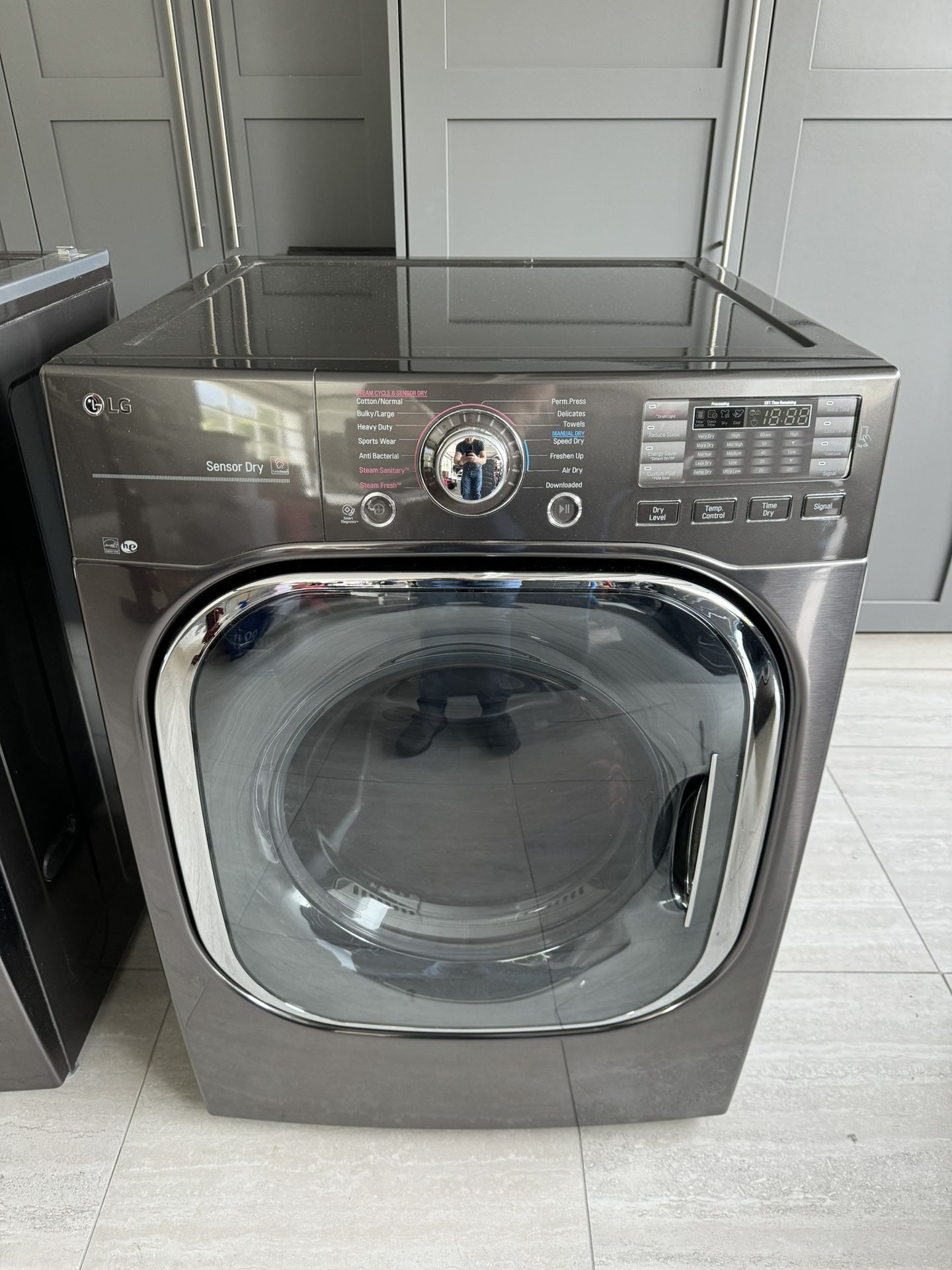 LG Washer WM4370HKA & Dryer DLGX4371K Gas
