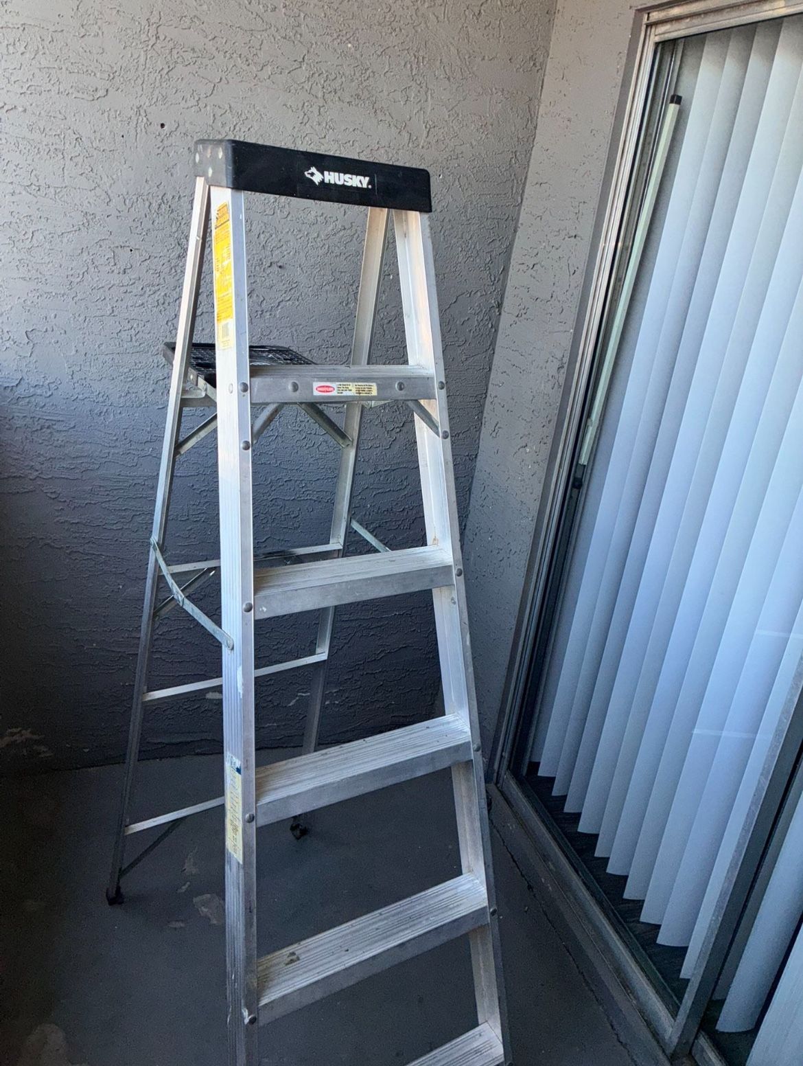 Aluminum Husky 6ft Step Ladder/250lbs