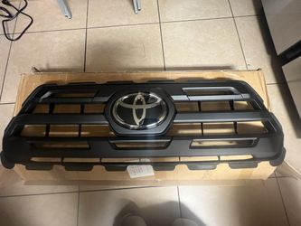 Front Grill Toyota Tacoma