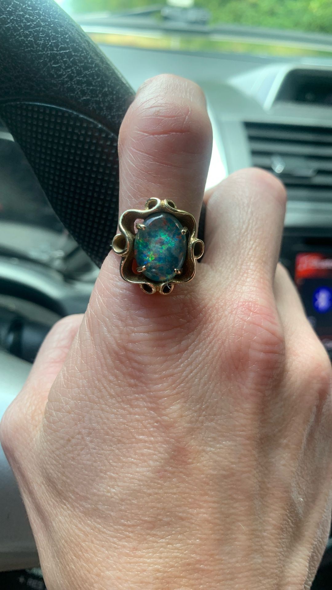 14 Or 18 K Opal Ring