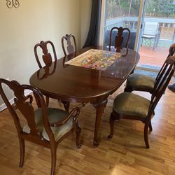 Ethan Allen Cherry Dinning Room Table And Chairs