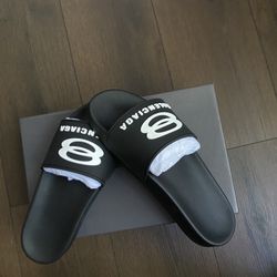 Belenciaga pool black