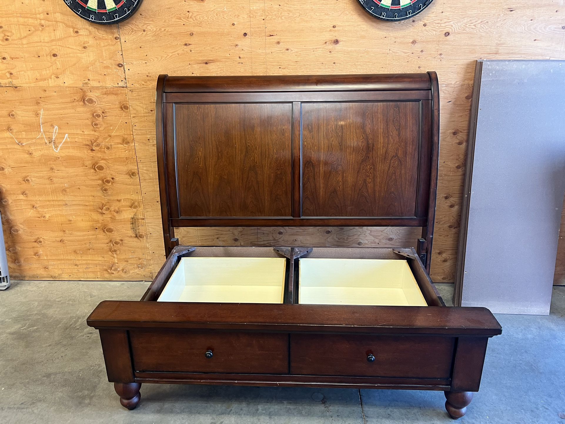 Sleigh Bed With Drawers And Dresser