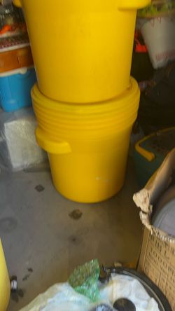 2x small storage containers twist lids