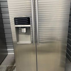 Refrigerator 