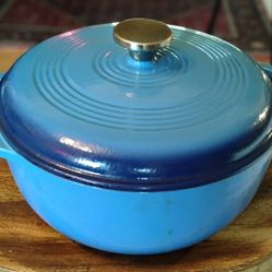 Lodge 8 qt. Dutch Oven 