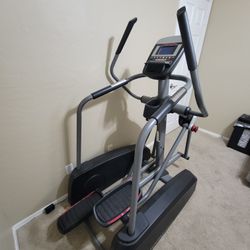 Proform 14.0 Mme Elliptical for Sale in Mesa AZ OfferUp