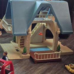 Little Tykes Vintage Dollhouse With Furniture And Figures 