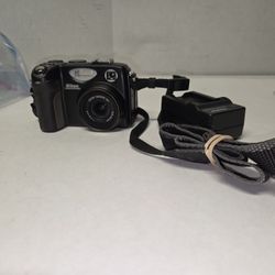 Nikon Coolpix 5400 Camera  5.1 Mega Pixel