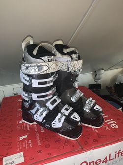 Women’s ATOMIC Ski Boots