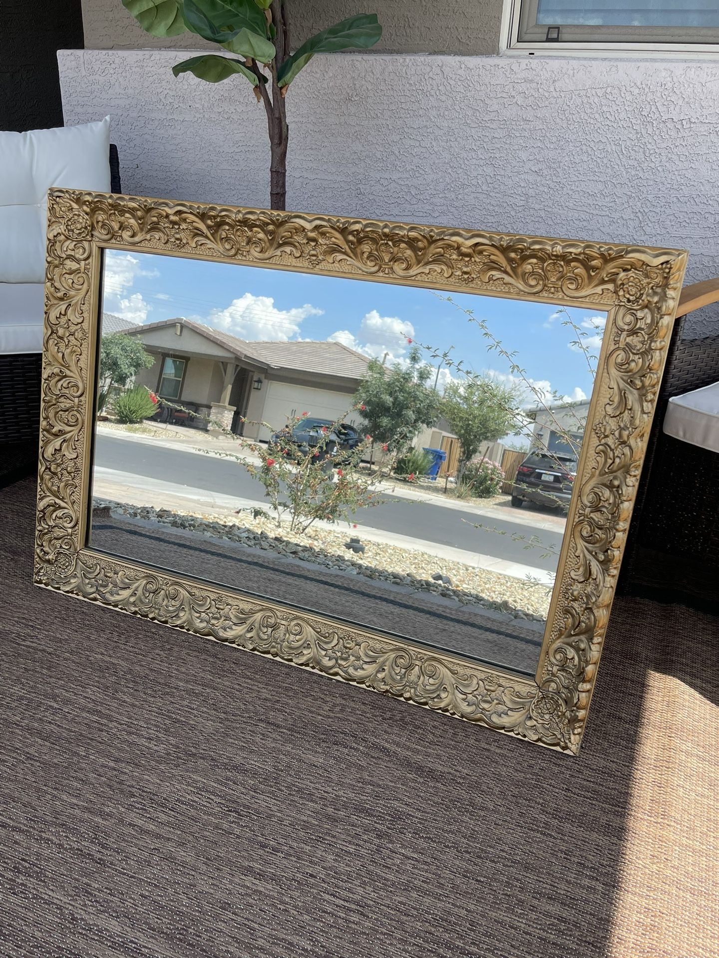 Frames Hanging Wall Mirror (Gold)