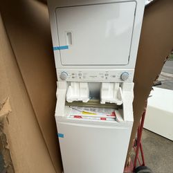 27” Frigidaire Stackable Washer And Dryer (Gas)