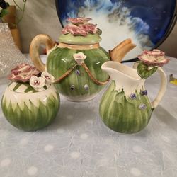 Paper Windows USA Vintage Ceramic Tea-set. Sugar, Creamer, Tea Pot Set