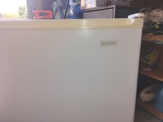 32inch Refrigerator white 50
