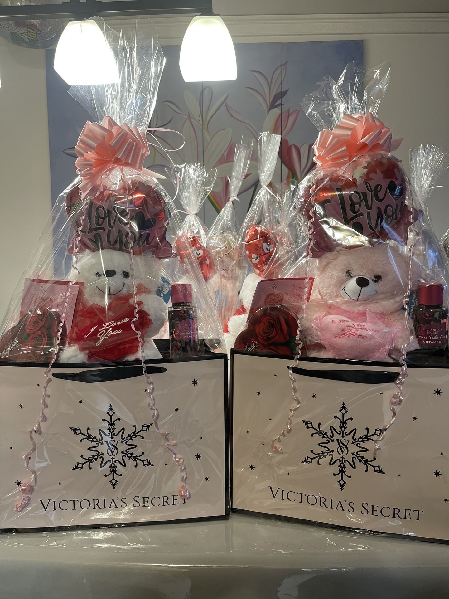 Valentines Day Teddy bear And Candy