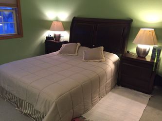 Steinhafls queen bedroom set